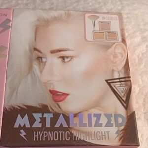 Metallized Hypnotic Highlight Palette One Broke
